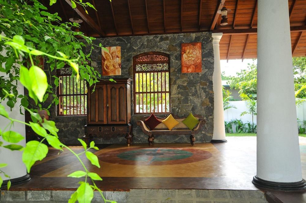 Yala Oga Reach Hotel Tissamaharama Exterior photo