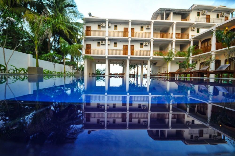Yala Oga Reach Hotel Tissamaharama Exterior photo