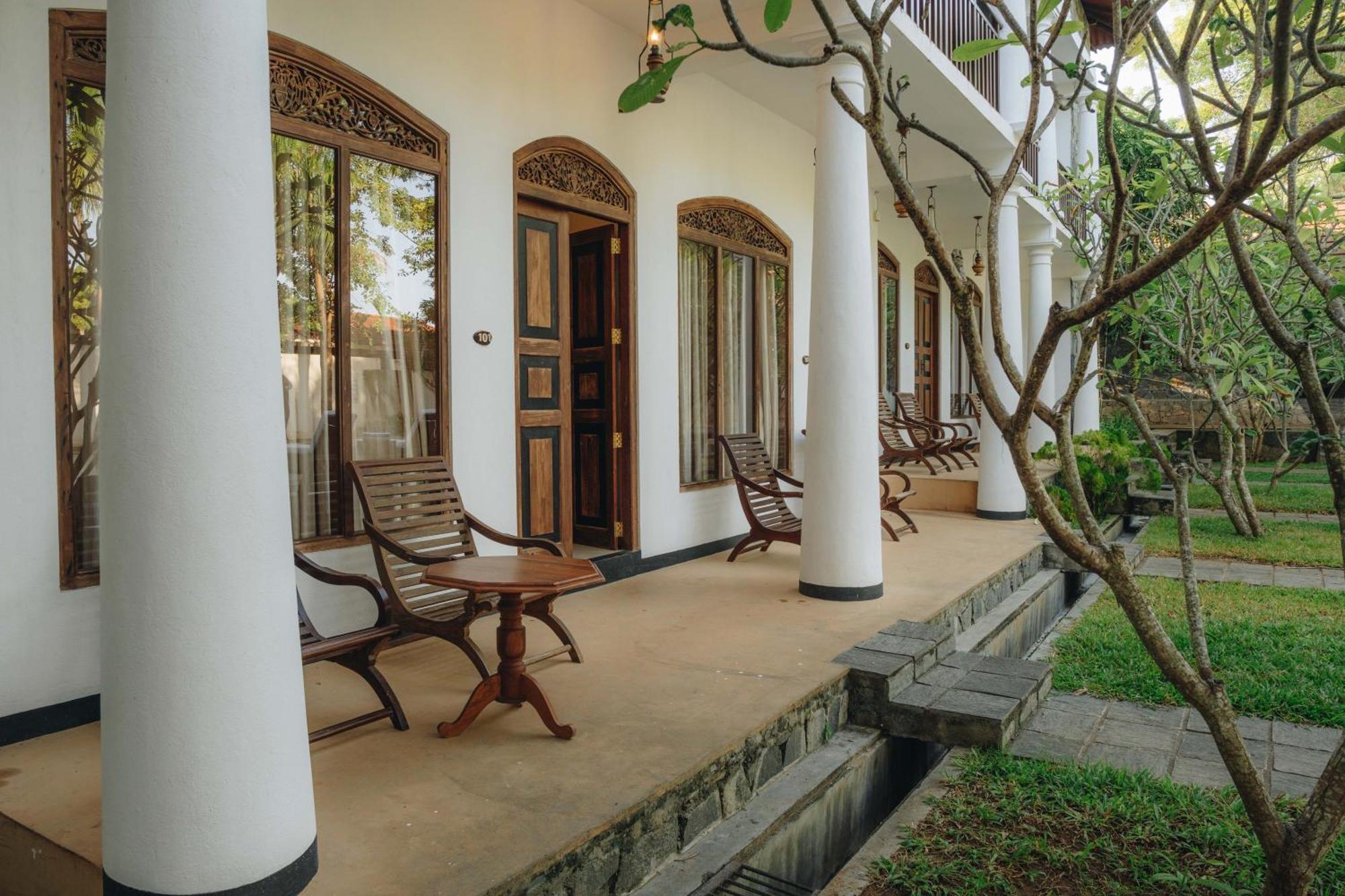 Yala Oga Reach Hotel Tissamaharama Exterior photo