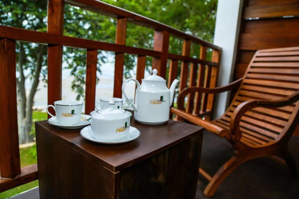 Yala Oga Reach Hotel Tissamaharama Exterior photo